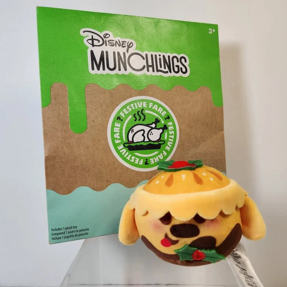 Disney Munchlings Festive Fare DUG Beef and Gravy Pie Plush Holiday Christmas 3